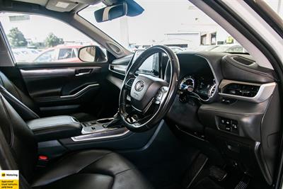 2021 Toyota Highlander - Thumbnail