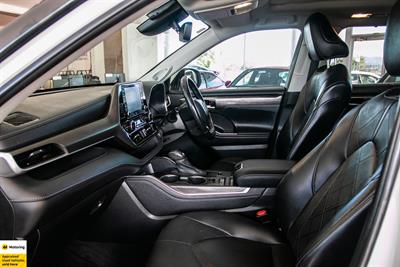 2021 Toyota Highlander - Thumbnail
