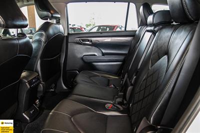 2021 Toyota Highlander - Thumbnail