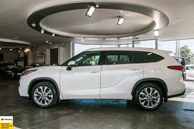 2021 Toyota Highlander - Thumbnail