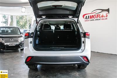 2021 Toyota Highlander - Thumbnail