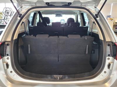 2022 Mitsubishi Outlander - Thumbnail