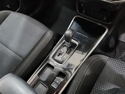 2022 Mitsubishi Outlander - Thumbnail