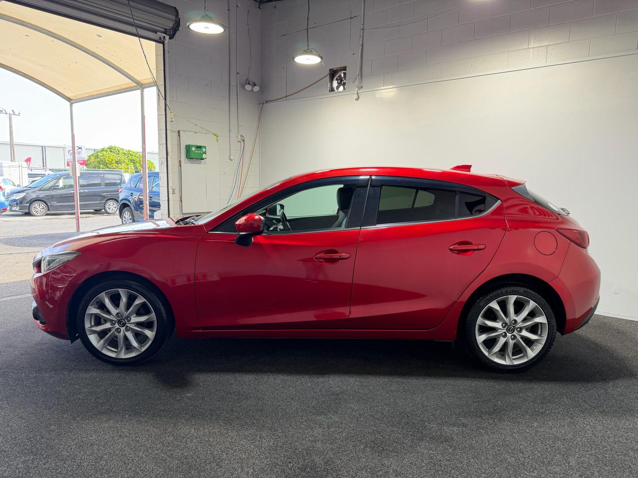 2014 Mazda Axela