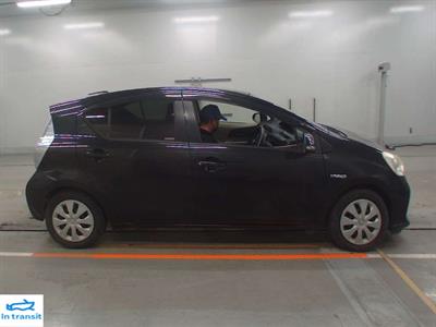 2013 Toyota Aqua - Thumbnail