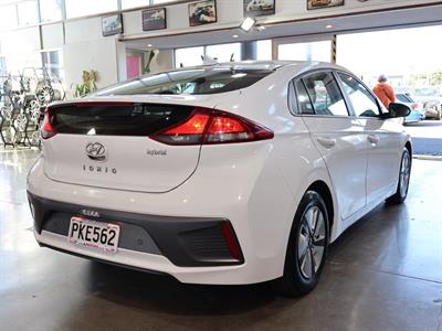 2022 Hyundai IONIQ - Thumbnail