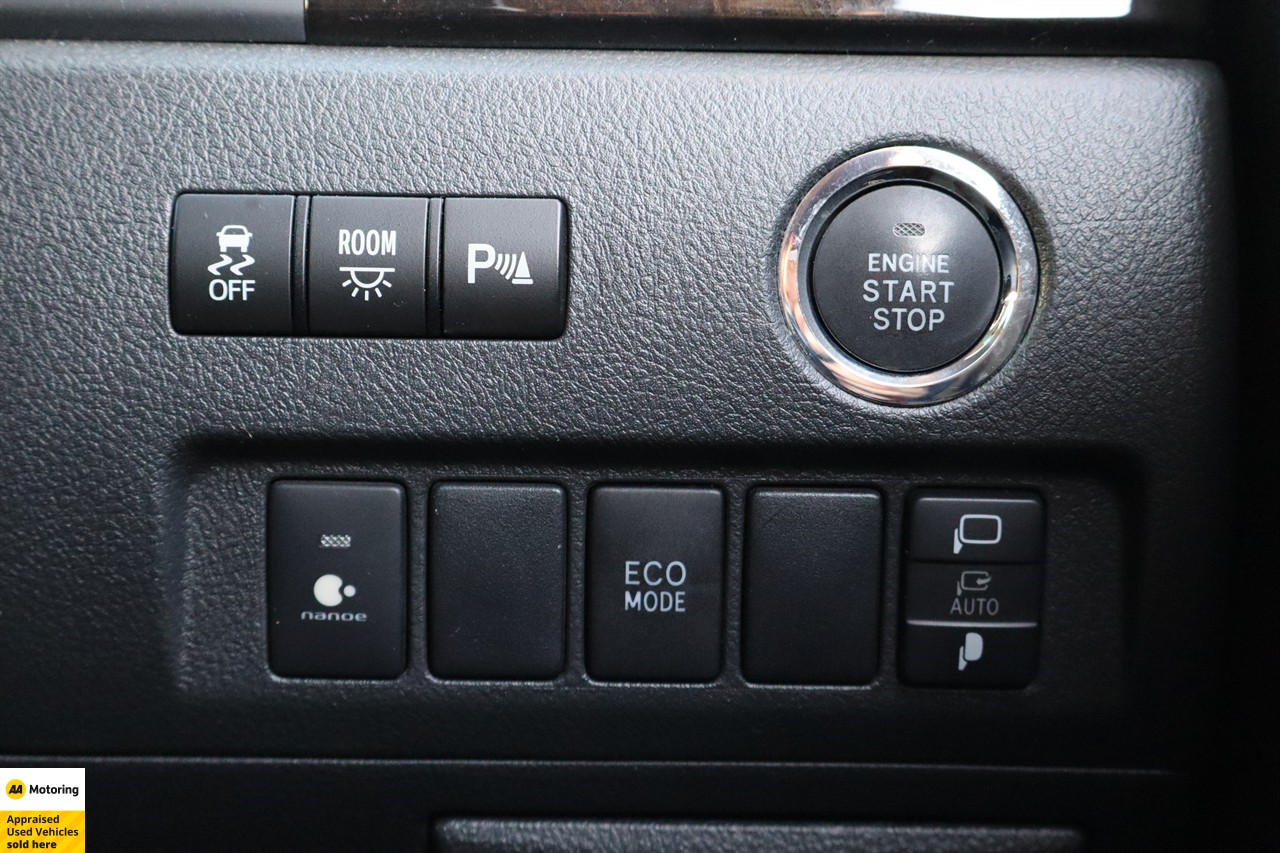 2013 Toyota Vellfire