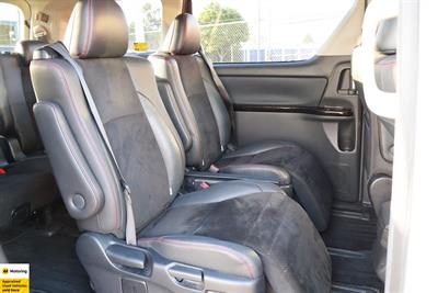 2013 Toyota Vellfire - Thumbnail