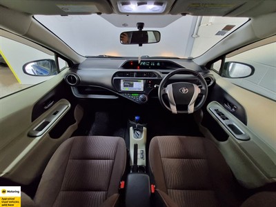 2013 Toyota Aqua - Thumbnail