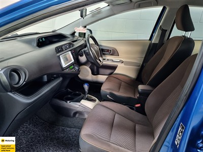 2013 Toyota Aqua - Thumbnail