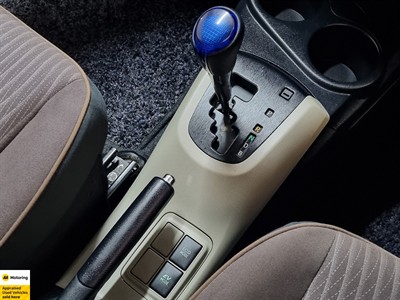 2013 Toyota Aqua - Thumbnail