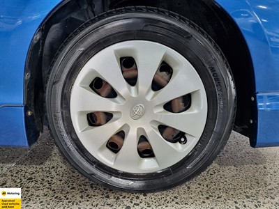 2013 Toyota Aqua - Thumbnail