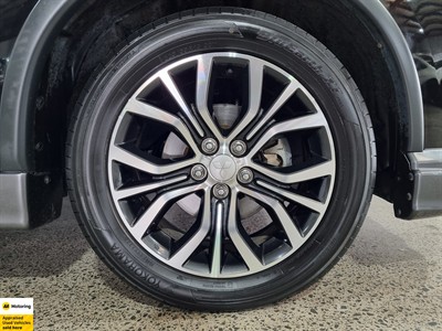 2015 Mitsubishi Outlander - Thumbnail