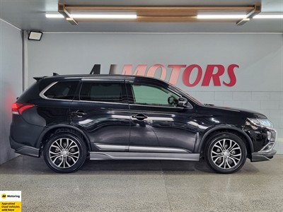 2015 Mitsubishi Outlander - Thumbnail