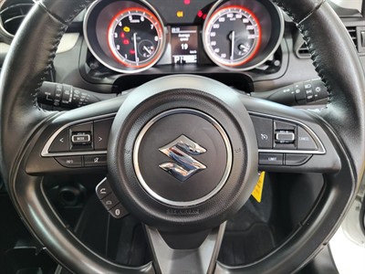 2022 Suzuki Swift - Thumbnail