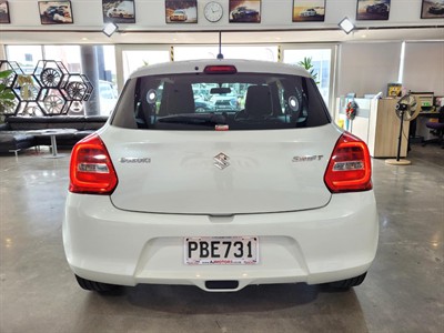 2022 Suzuki Swift - Thumbnail