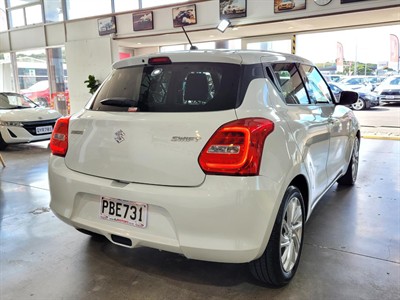 2022 Suzuki Swift - Thumbnail