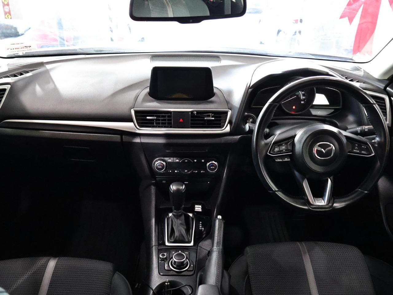 2017 Mazda Axela