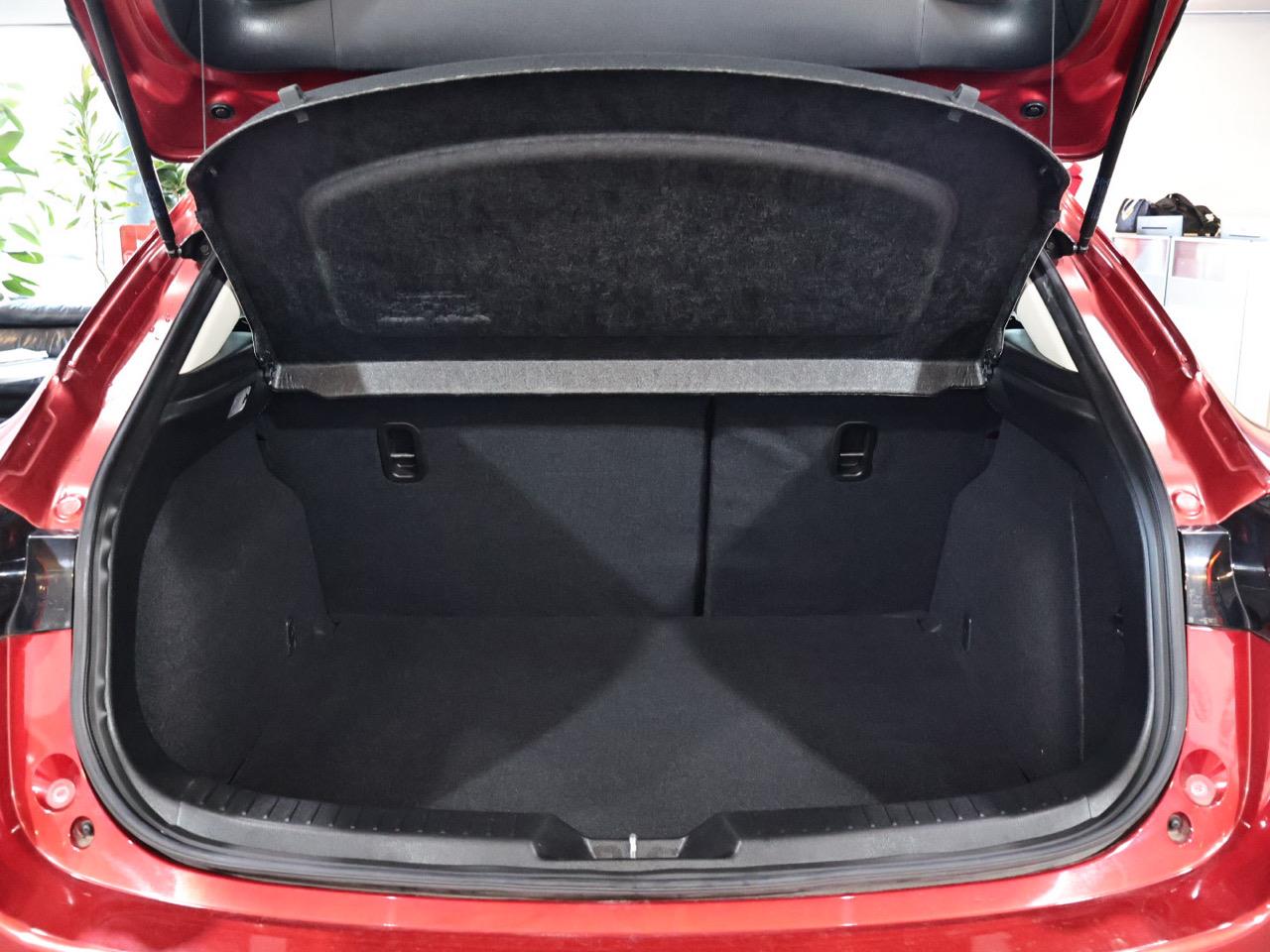 2017 Mazda Axela