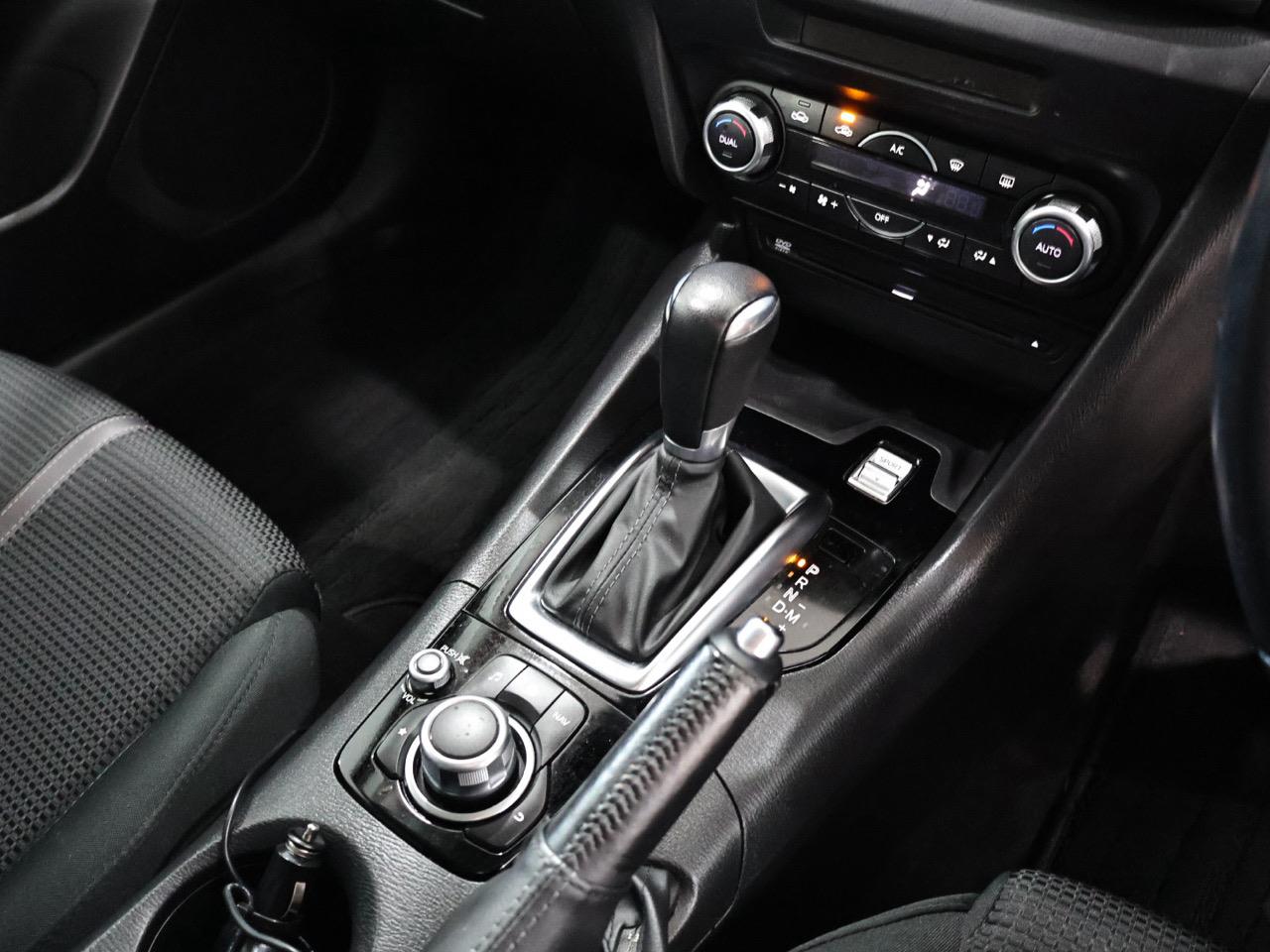 2017 Mazda Axela