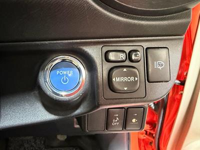2012 Toyota Aqua - Thumbnail