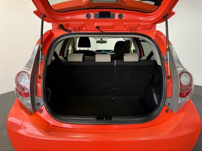 2012 Toyota Aqua - Thumbnail