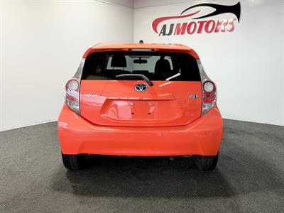 2012 Toyota Aqua - Thumbnail