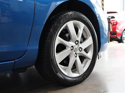 2014 Toyota Aqua - Thumbnail