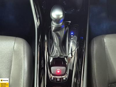 2020 Toyota C-HR - Thumbnail