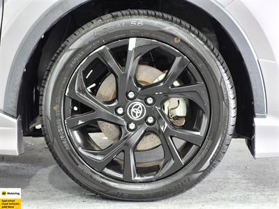 2020 Toyota C-HR - Thumbnail