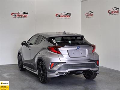 2020 Toyota C-HR - Thumbnail