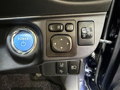 2017 Toyota Aqua - Thumbnail