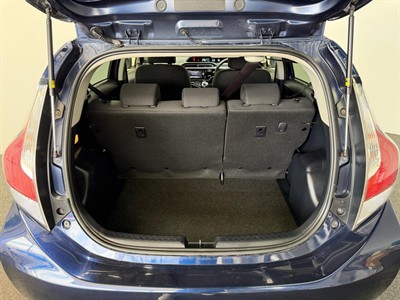 2017 Toyota Aqua - Thumbnail