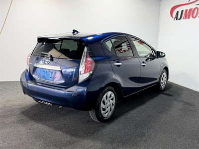 2017 Toyota Aqua - Thumbnail