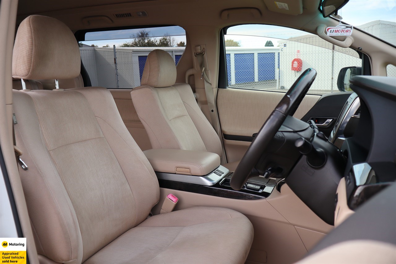 2013 Toyota Alphard