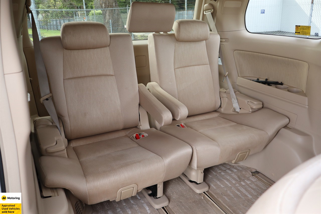 2013 Toyota Alphard