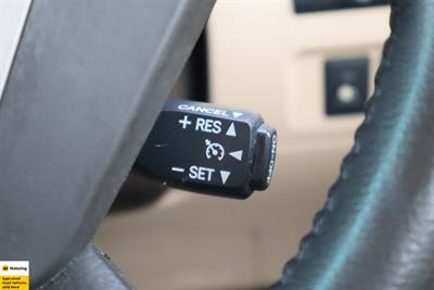 2013 Toyota Alphard - Thumbnail