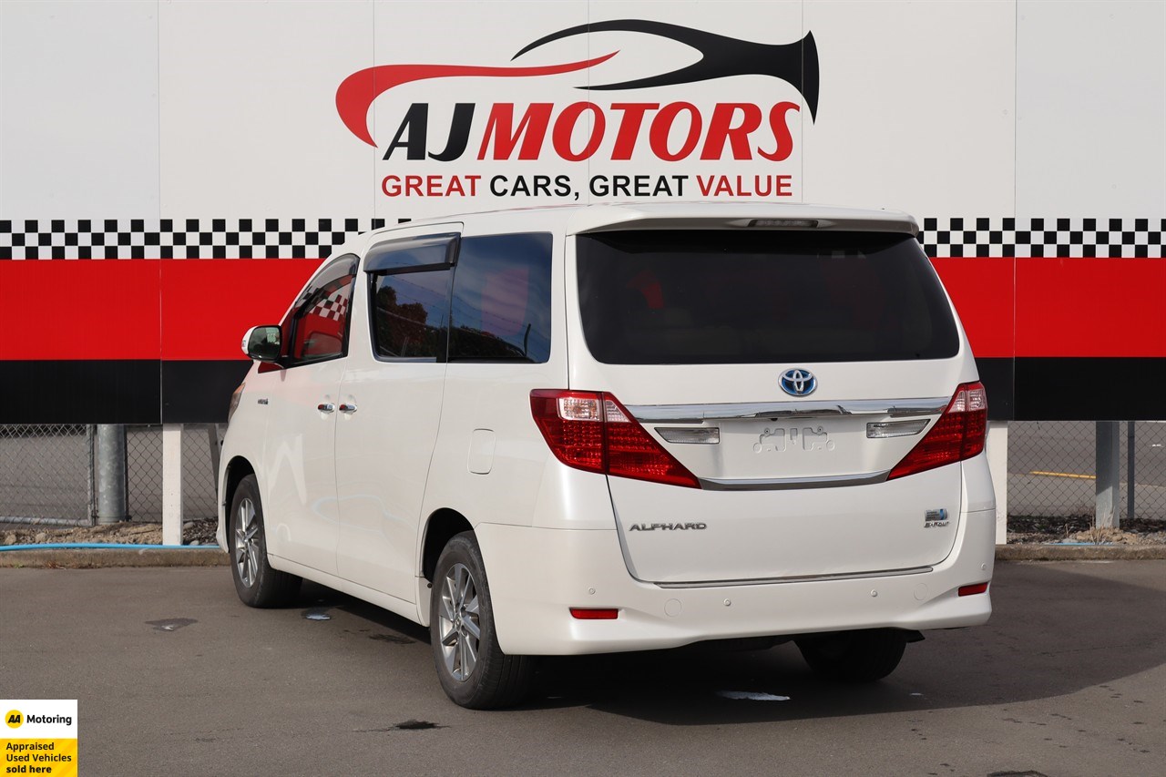 2013 Toyota Alphard