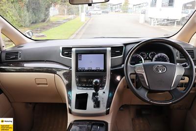 2013 Toyota Alphard - Thumbnail