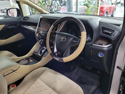 2017 Toyota Alphard - Thumbnail