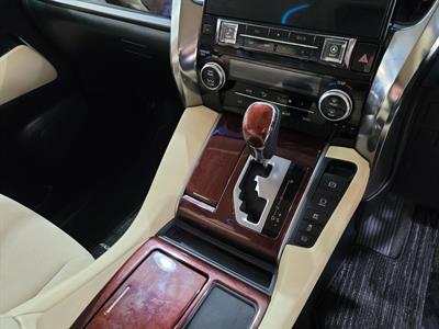 2017 Toyota Alphard - Thumbnail