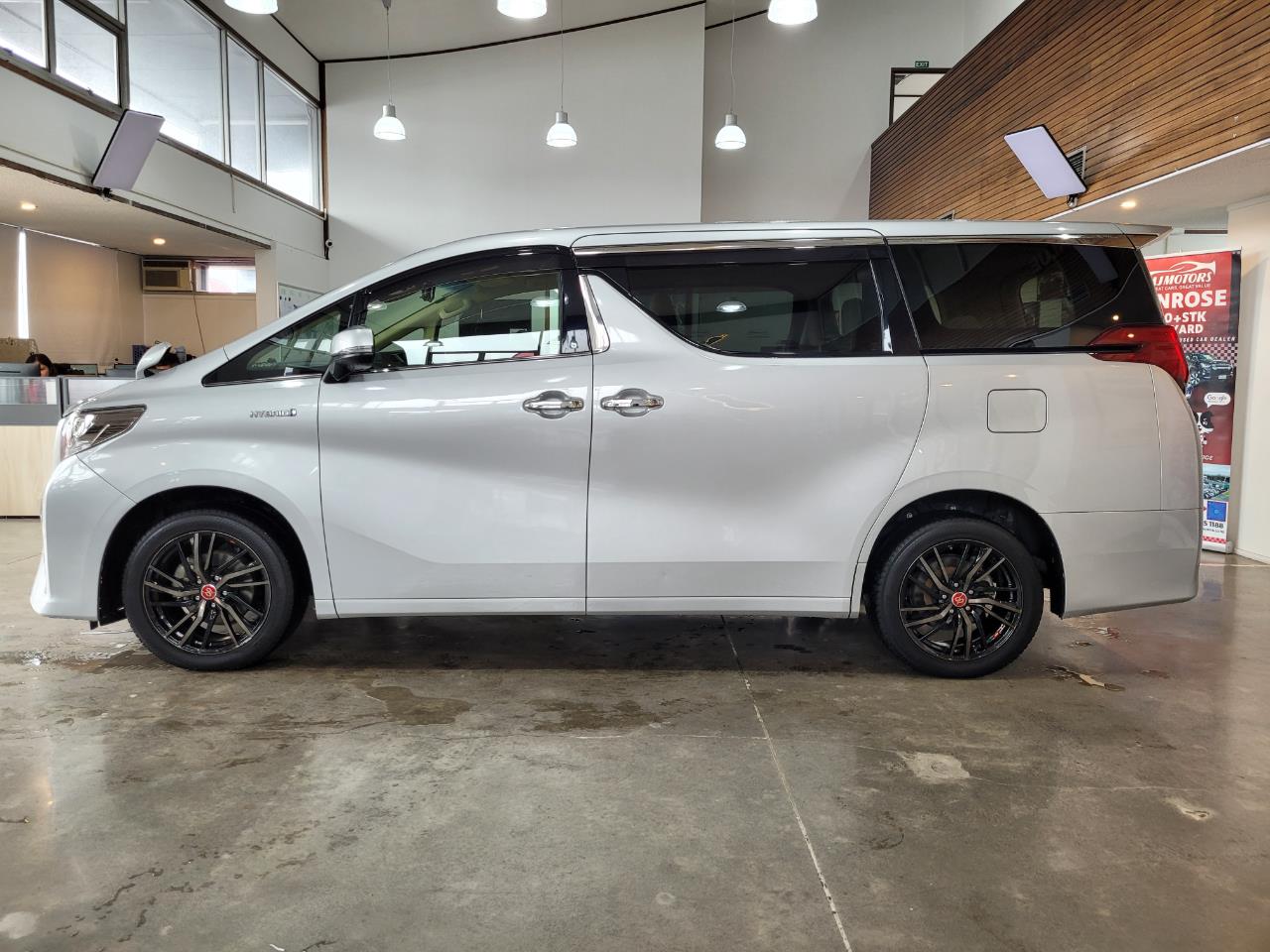 2017 Toyota Alphard
