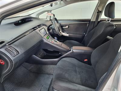 2015 Toyota Prius - Thumbnail