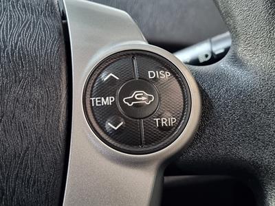 2015 Toyota Prius - Thumbnail