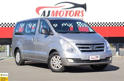 2017 Hyundai iMax - Thumbnail