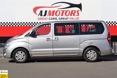 2017 Hyundai iMax - Thumbnail