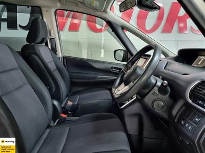 2020 Nissan Serena - Thumbnail