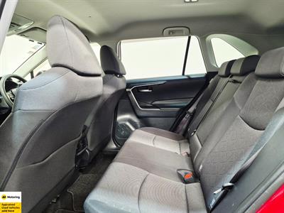 2019 Toyota RAV4 - Thumbnail