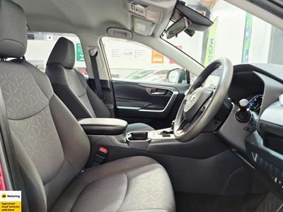 2019 Toyota RAV4 - Thumbnail