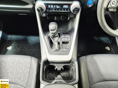 2019 Toyota RAV4 - Thumbnail
